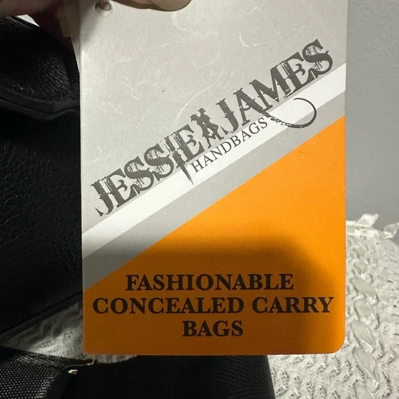 Jessie James conceal to carry Black Crossbody Bag - Picture 2 of 10